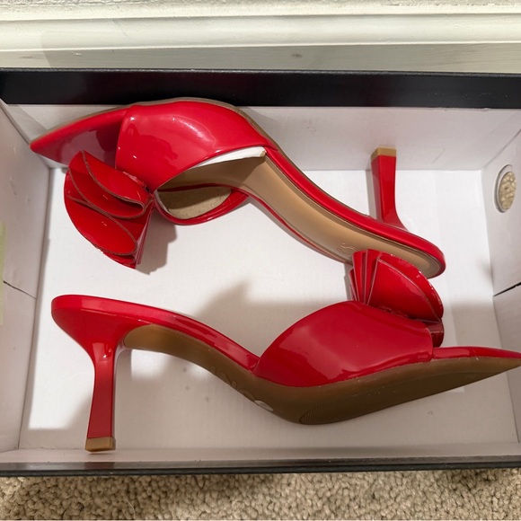 “New”INC BASAARI Red Floral Heels size5 - Picture 3 of 6